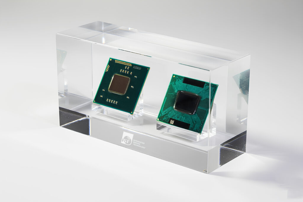 工程载板  完整设计到验证链结：从Substrate的Layout、SI/PI 仿真、芯片接合(Die mount)产出可供验证的IC封装体，以及后续与该IC在验证阶段需要的测试接口Socket / Evaluation Board / Load board / Burn-in board的设计/制造/组装，能一气呵成来协助客户，让客户缩短验证流程。